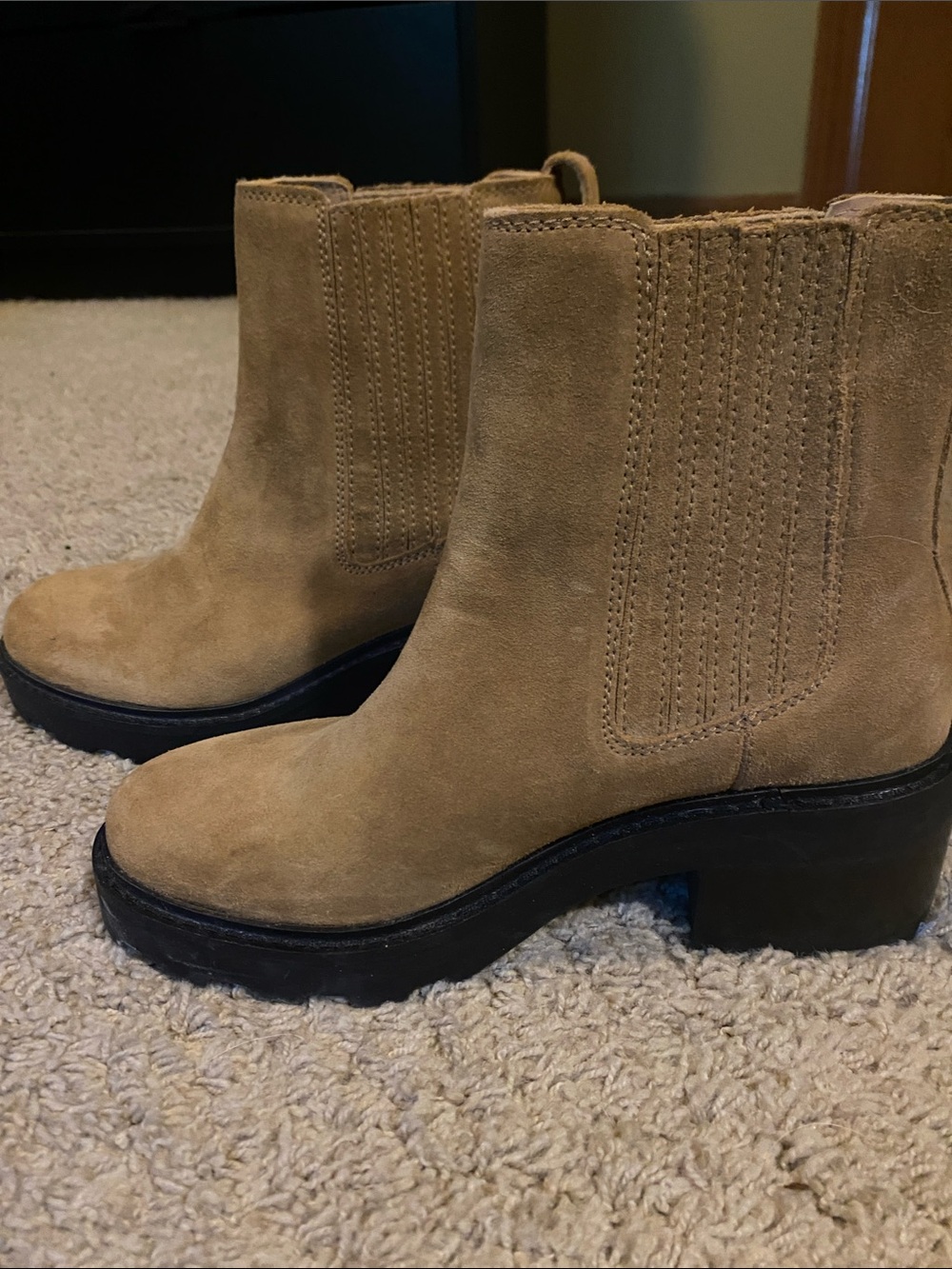 Madewell Tan Suede Chelsea Platform Booties - Picture 2 of 4